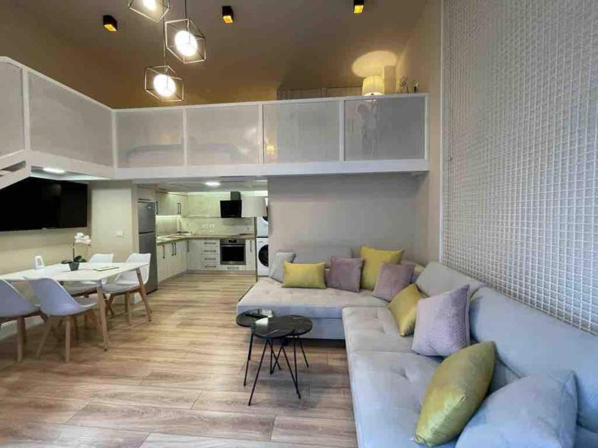 Lovely Apartment In Pogradec City With A Lake View Bagian luar foto