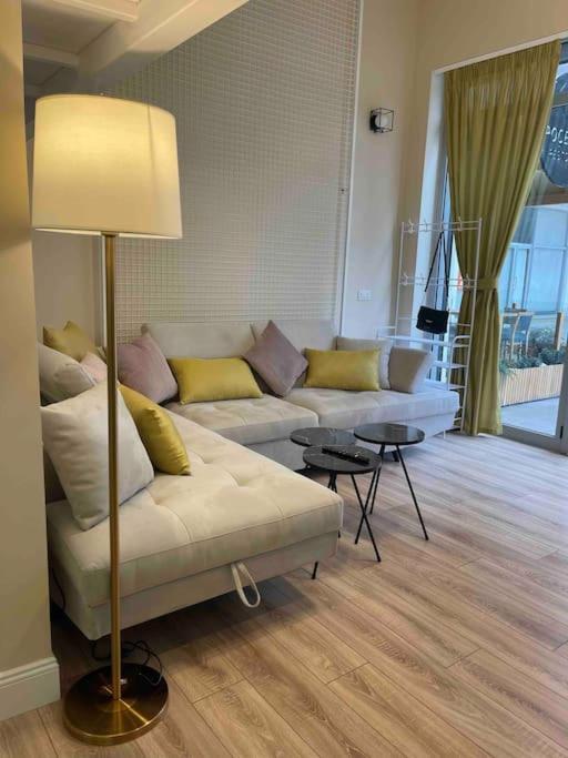 Lovely Apartment In Pogradec City With A Lake View Bagian luar foto