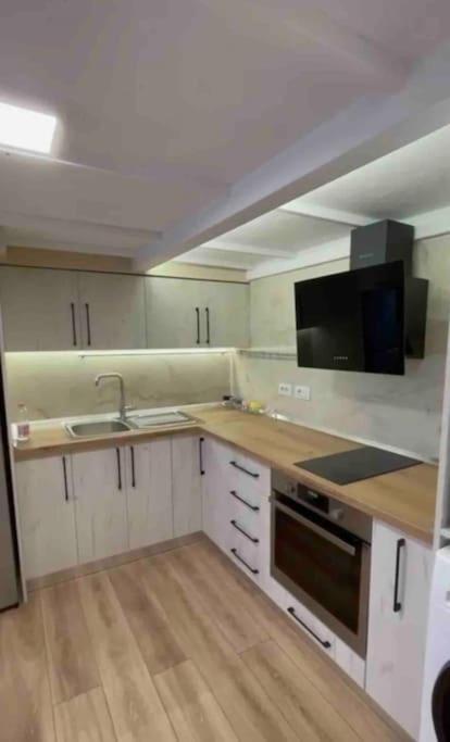 Lovely Apartment In Pogradec City With A Lake View Bagian luar foto