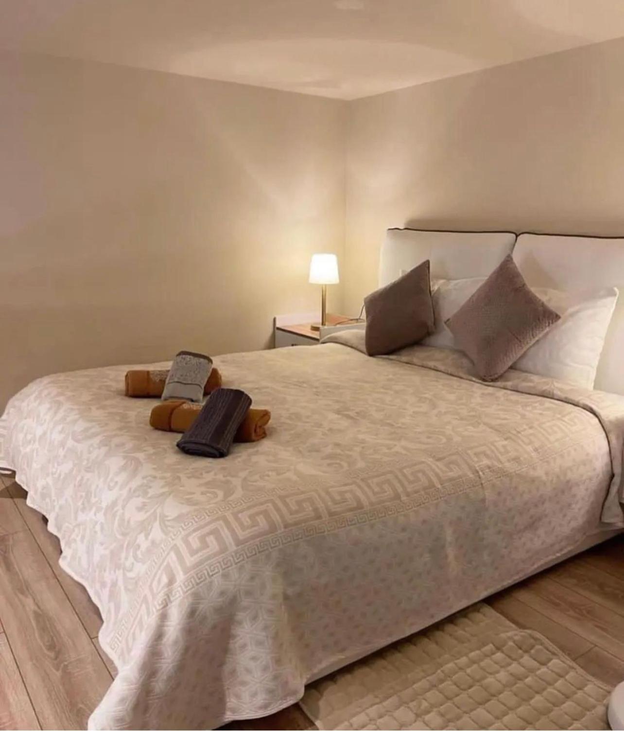 Lovely Apartment In Pogradec City With A Lake View Bagian luar foto